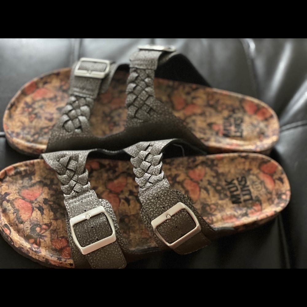 New Muk Luk sandals size 11